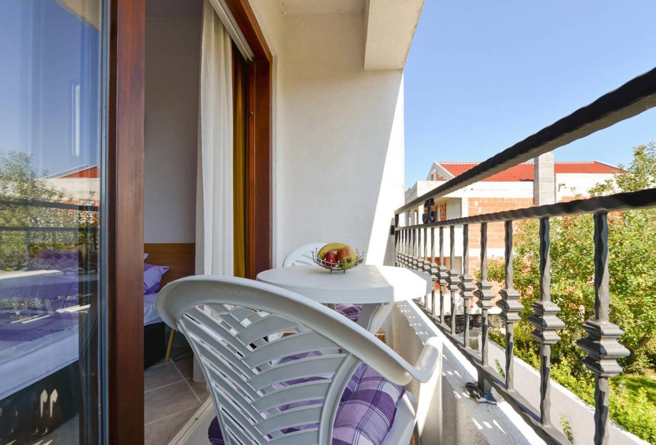Apartment & Hegic