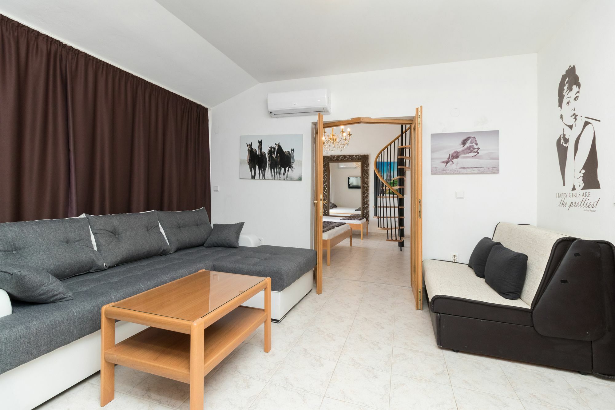 Apartment & Hegic