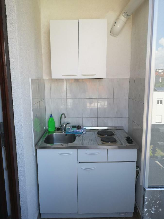 & Hegic Apartment *