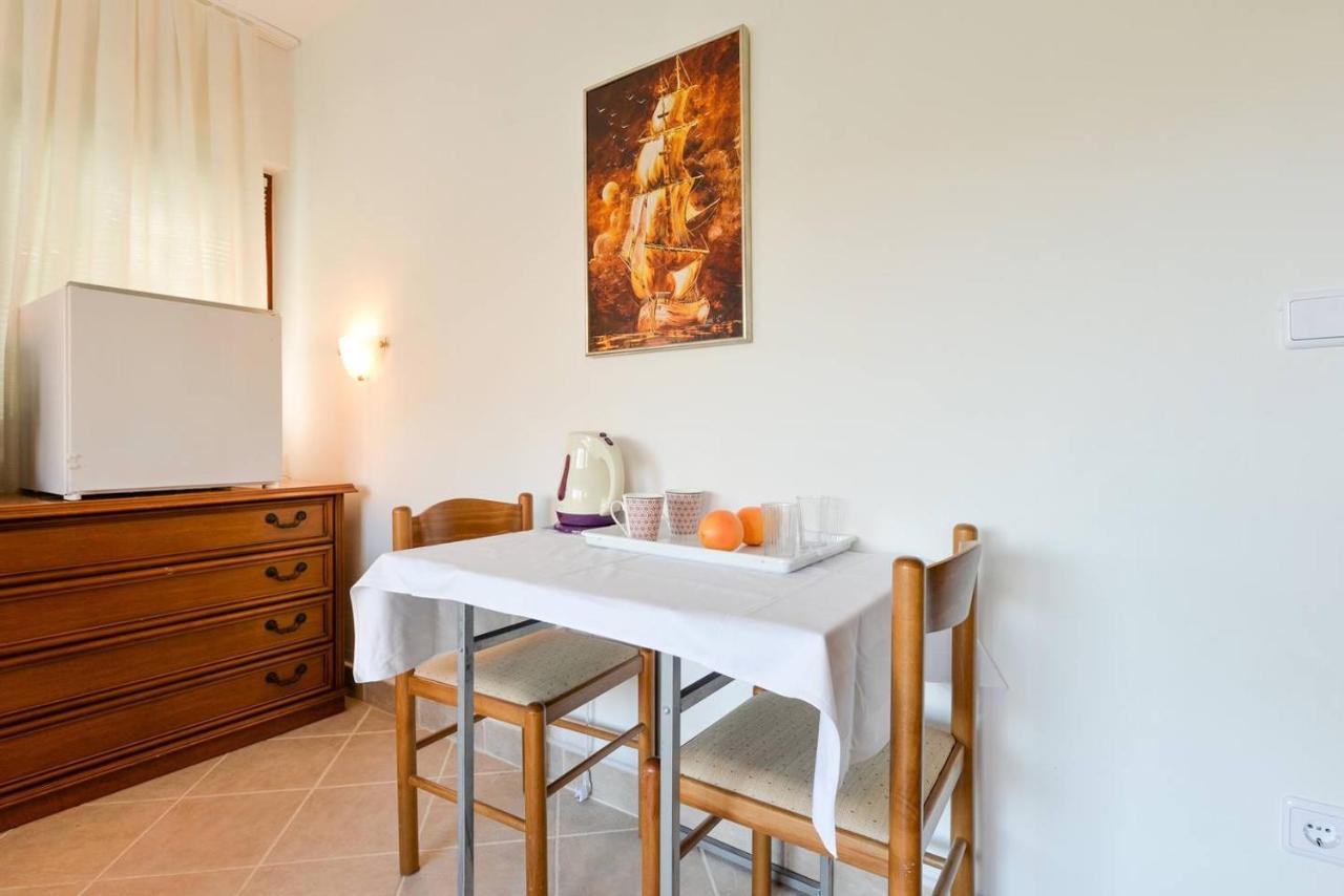 Apartamento & Hegic *